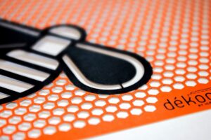 hoja personalizada con troqueladora láser